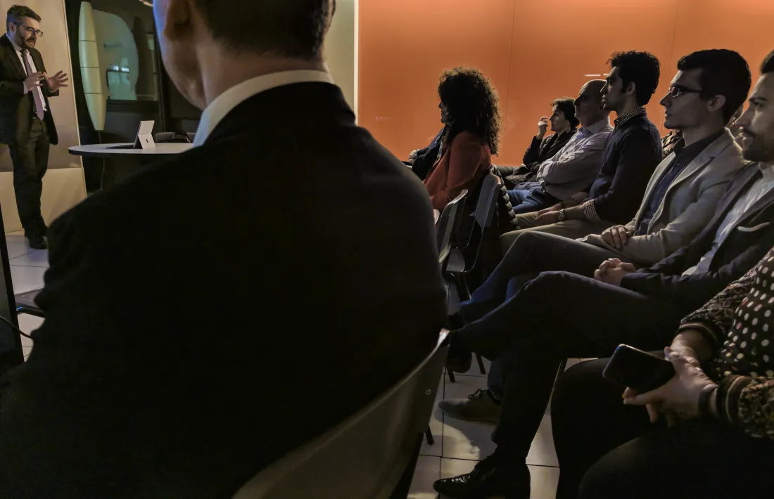 Un moment de la reunió informativa del ministre de Finances, Eric Jover.
