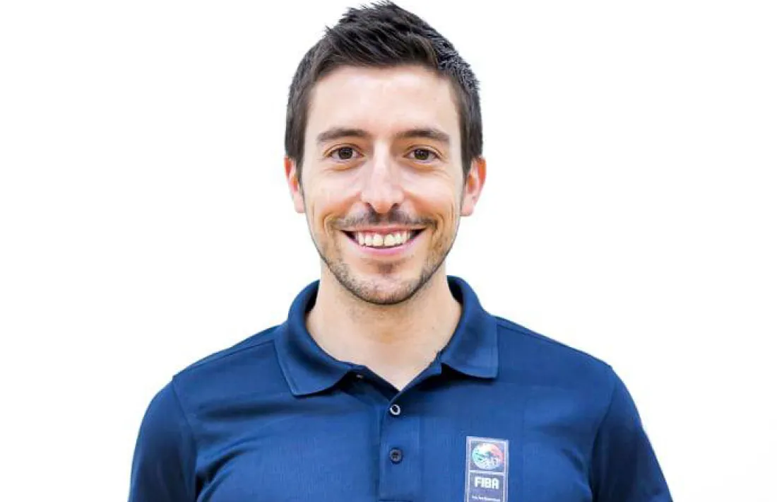 “Em faria molta il·lusió xiular la final, però només penso en els quarts”