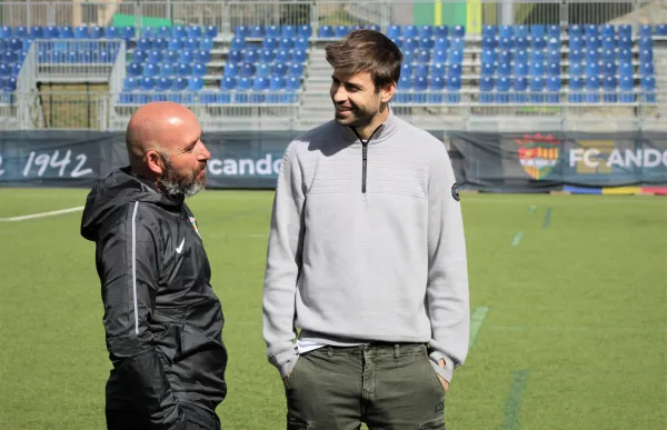 p._19_gerard_pique_nacho_castro