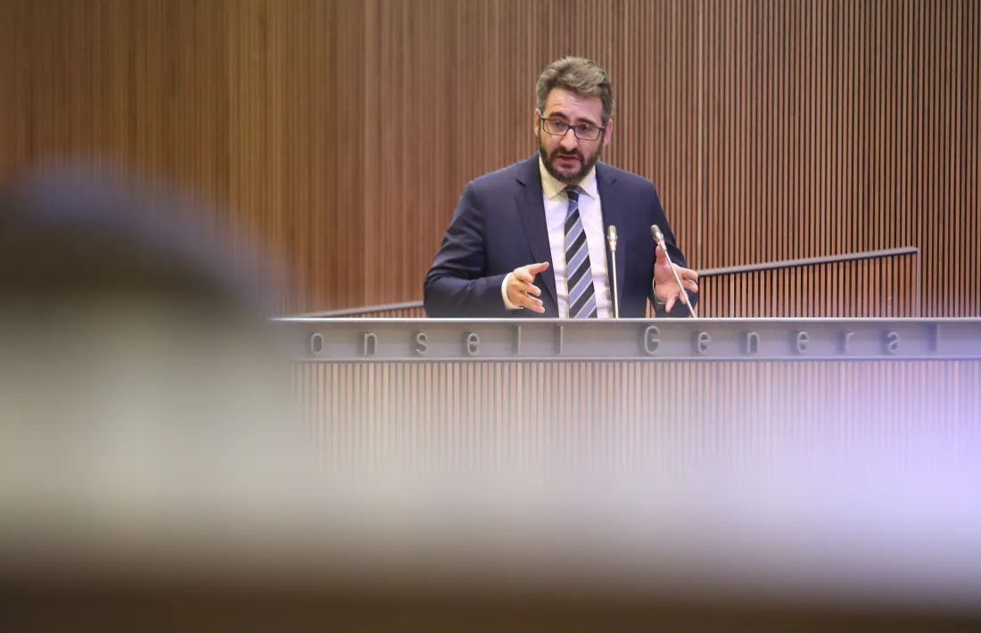 El ministre de Finances, Eric Jover, va defensar uns comptes que considera equilibrat així com la gestió pressupostària.