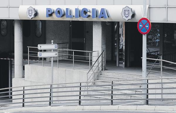 p._10.3_policia_-_foto_arxiu