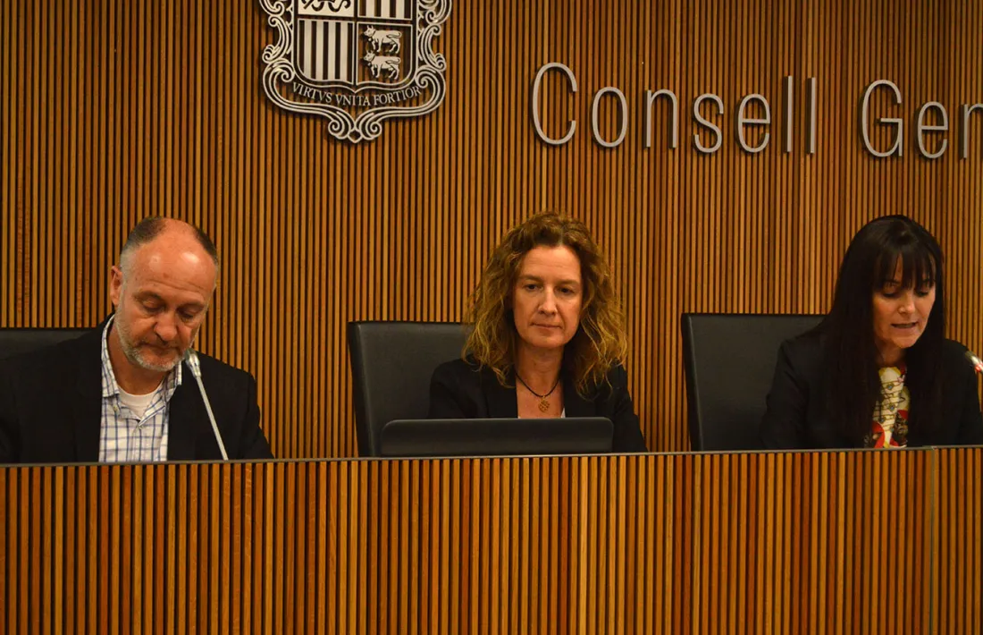 Josep Maria Casals i Sílvia Calvó durant la compareixença a la comissió d’Economia.