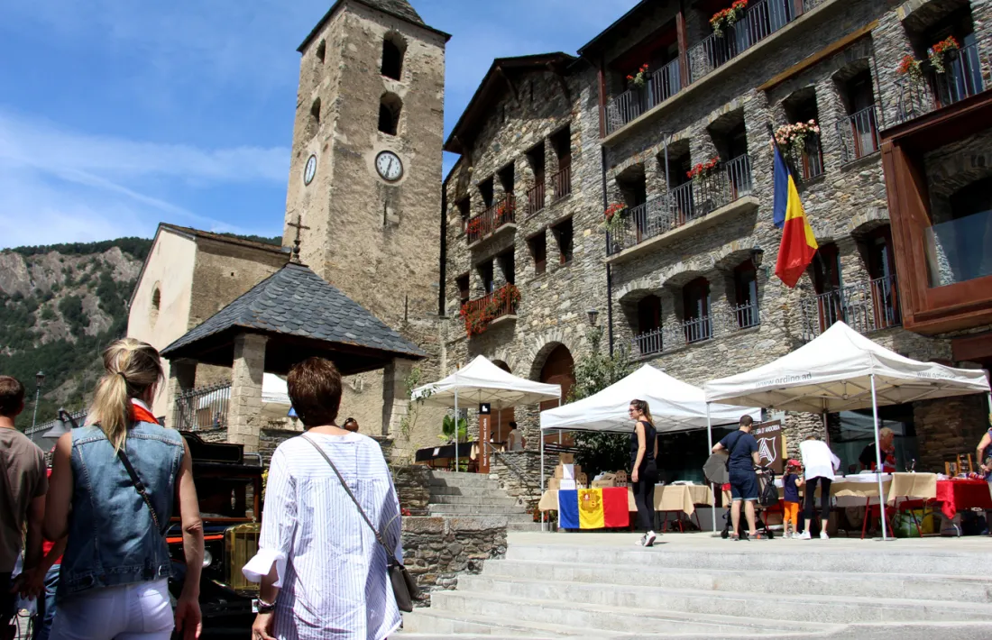 El mercat artesanal a Ordino.