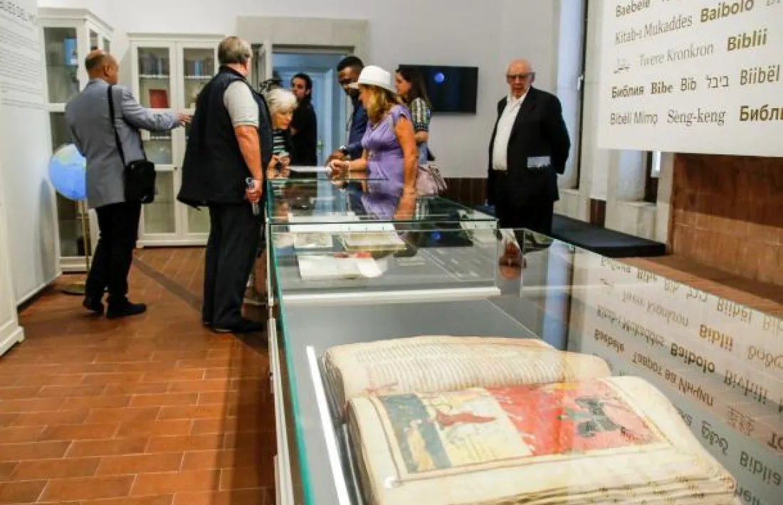 El santuari de Meritxell exhibeix una ingent col·lecció de bíblies. 