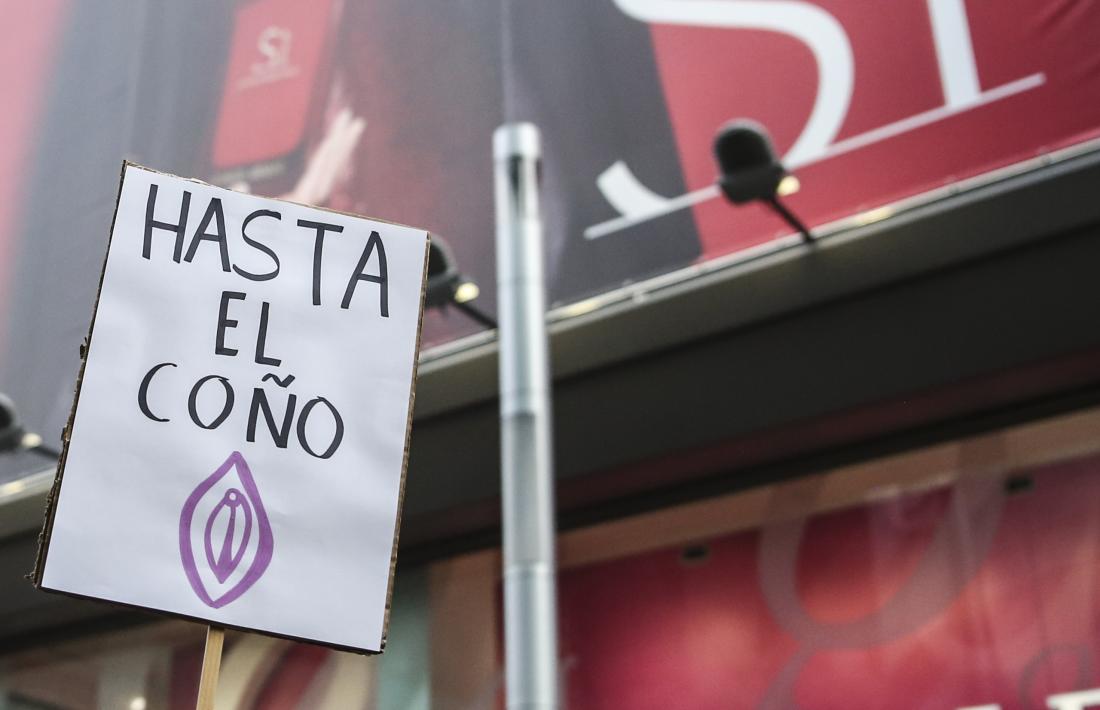 La manifestació, en un ambient marcadament festiu, va transcórrer entre Coprínceps i la plaça de The Cloud. El mig miler de participants van trigar dues hores llargues a recórrer aquest quilòmetre escàs.