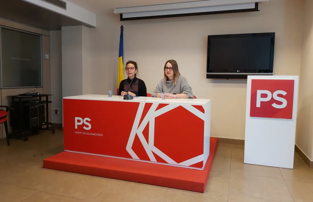 Judith Salazar i Cristina Valen ahir a la seu del Partit Socialdemòcrata.