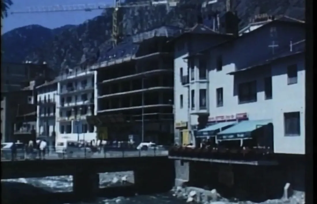 Primers anys 80: la Rotonda, amb l’edifici Andimesa en construcció.