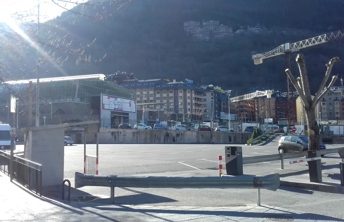 L'aparcament del Prat Gran d'Escaldes estaria quasi ple un dissabte normal.