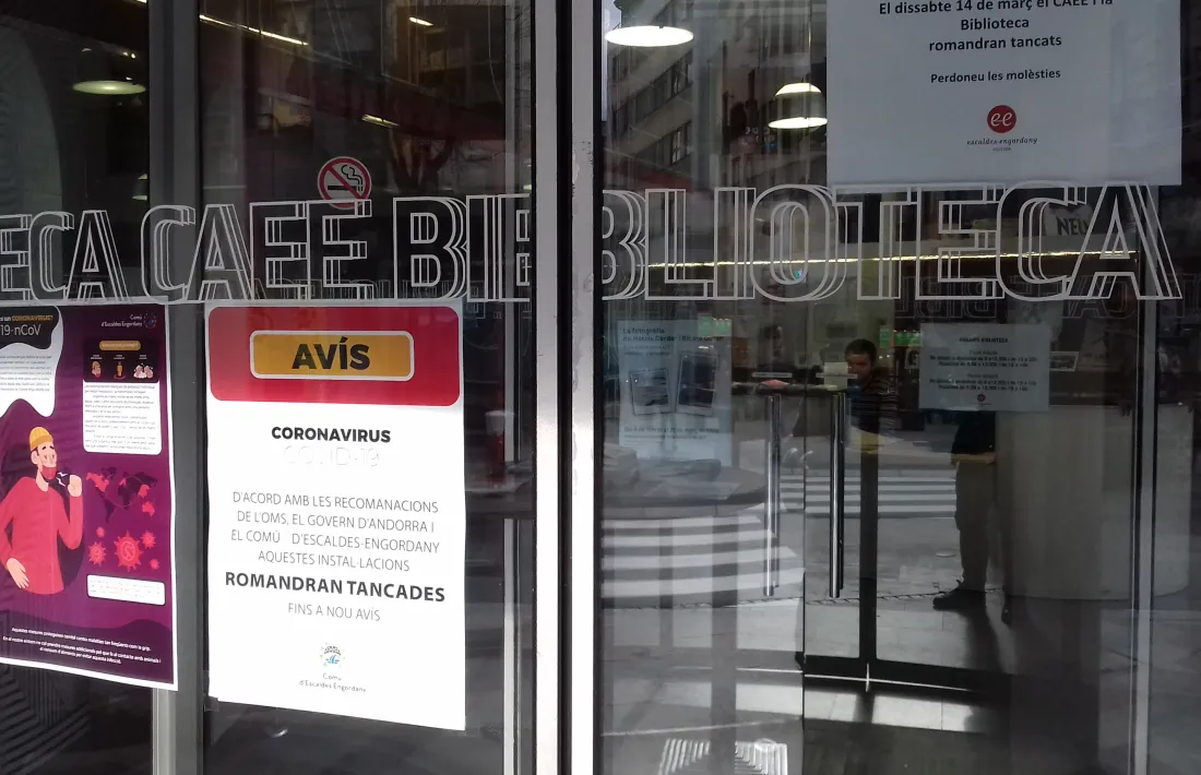 El CAEE i la biblioteca, també.