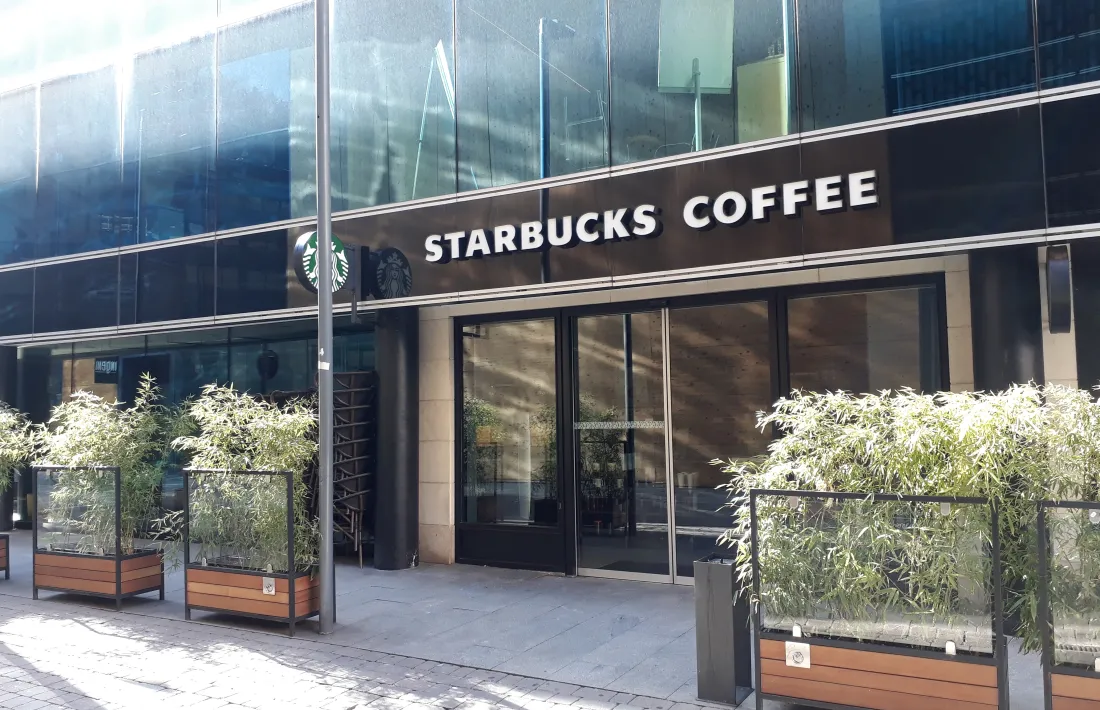 Starbucks, tancat.