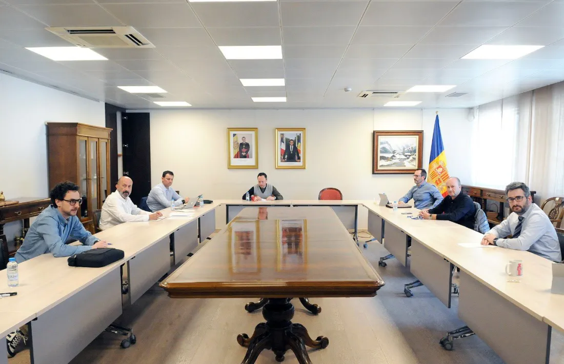 Un moment de la reunió de seguiment de l'evolució de la situació provocada pel brot de Covid-19.