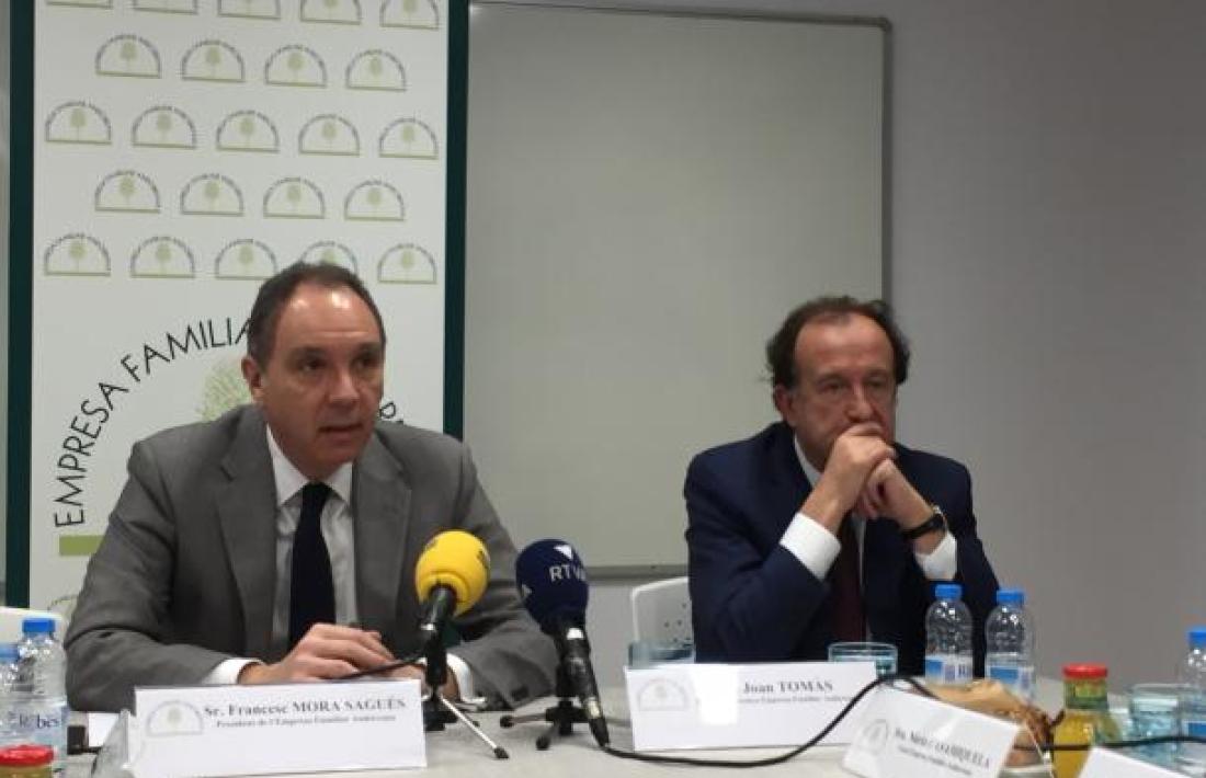 El president i el secretari de l'EFA, Francesc Mora i Joan Tomàs, en una compareixença anterior.