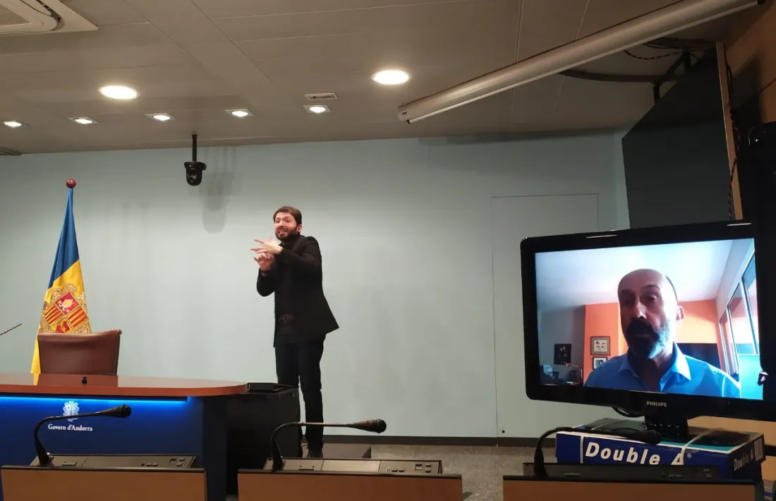 El ministre Benazet, en aïllament domiciliari, ha comparegut aquest migdia de nou via skype.