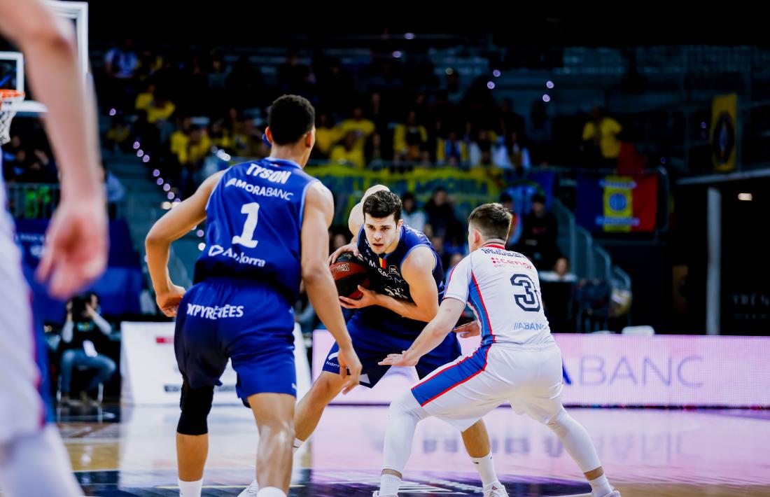  L’aler del BC MoraBanc, Dejan Todorovic, en un partit contra el Monbus Obradoiro.