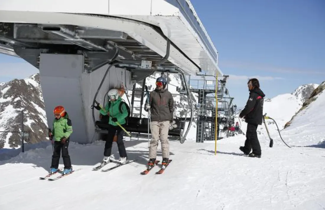 Bona part dels temporers ara atrapats a Andorra treballaven a pistes, però no tots.