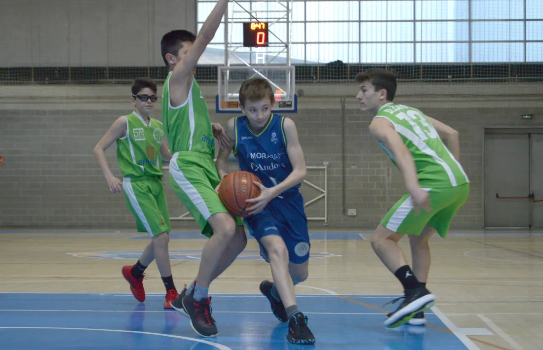 Els jugadors de la base del BC MoraBanc protagonistes d'un altre video.