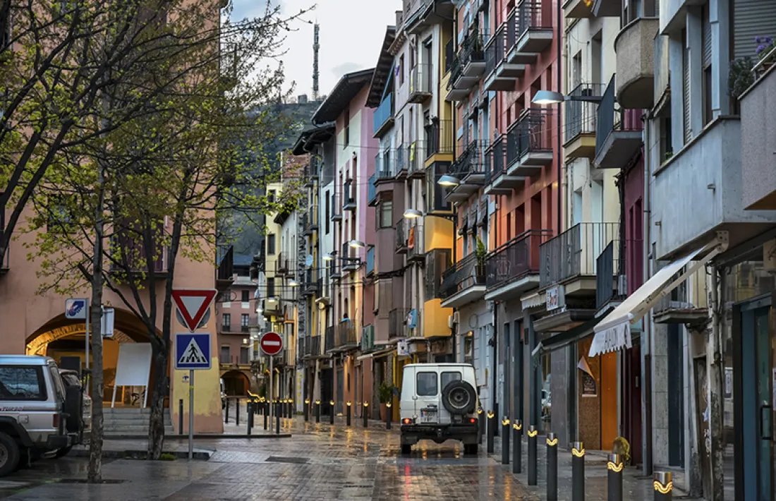 Els comerços oberts a la Seu canalitzaran la demanda d'ajut de les víctimes de violència masclista