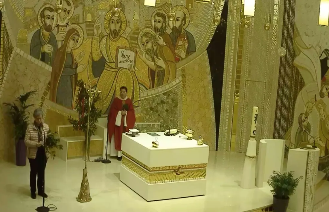 Mossèn Pepe Chisvert, rere l’altar de Sant Julià, a la missa de Rams que va dir ahir.