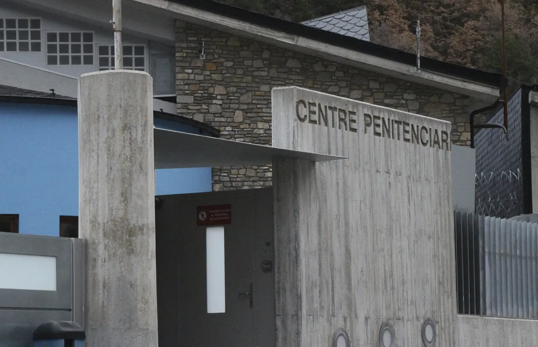 L’exterior del centre penitenciari de la Comella.