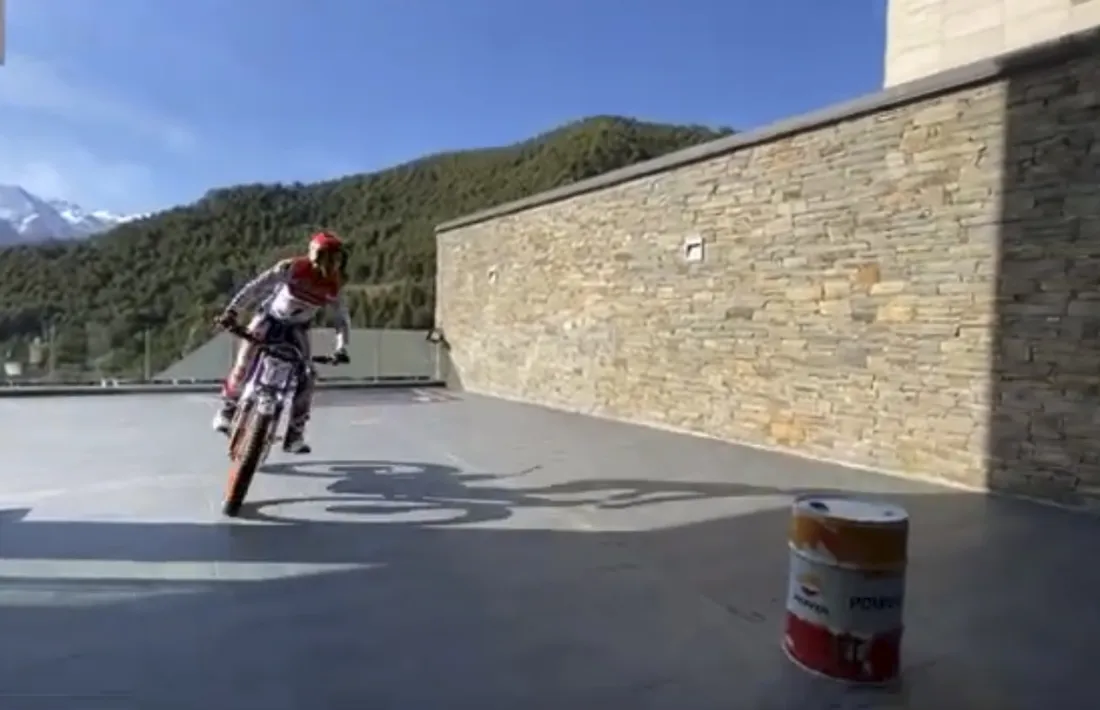 Toni Bou, en la seva espectacular casa al Principat.