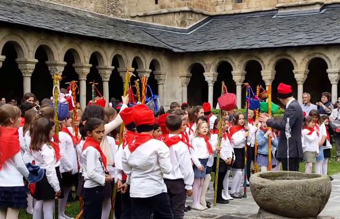 Una edició passada de les caramelles infantils a la Seu d'Urgell.