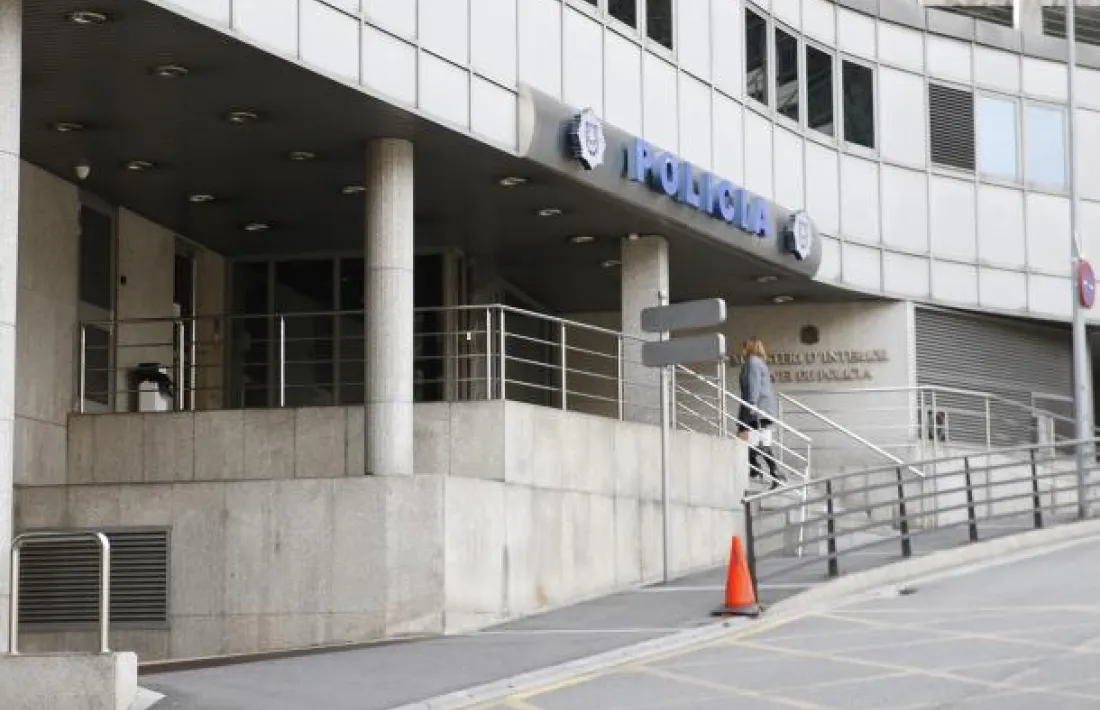 Edifici administratiu de la policia.