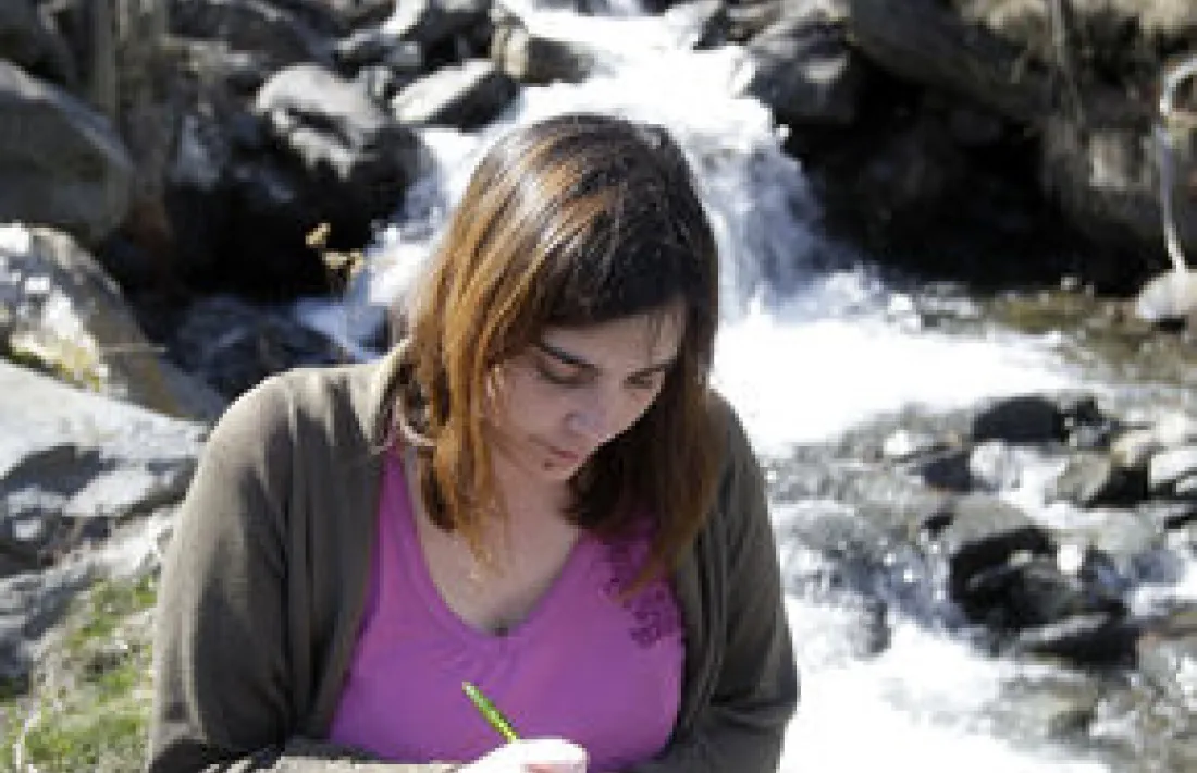 Eva Arasa debuta amb el poemari ‘Les oliveres i altres paisatges perduts’.