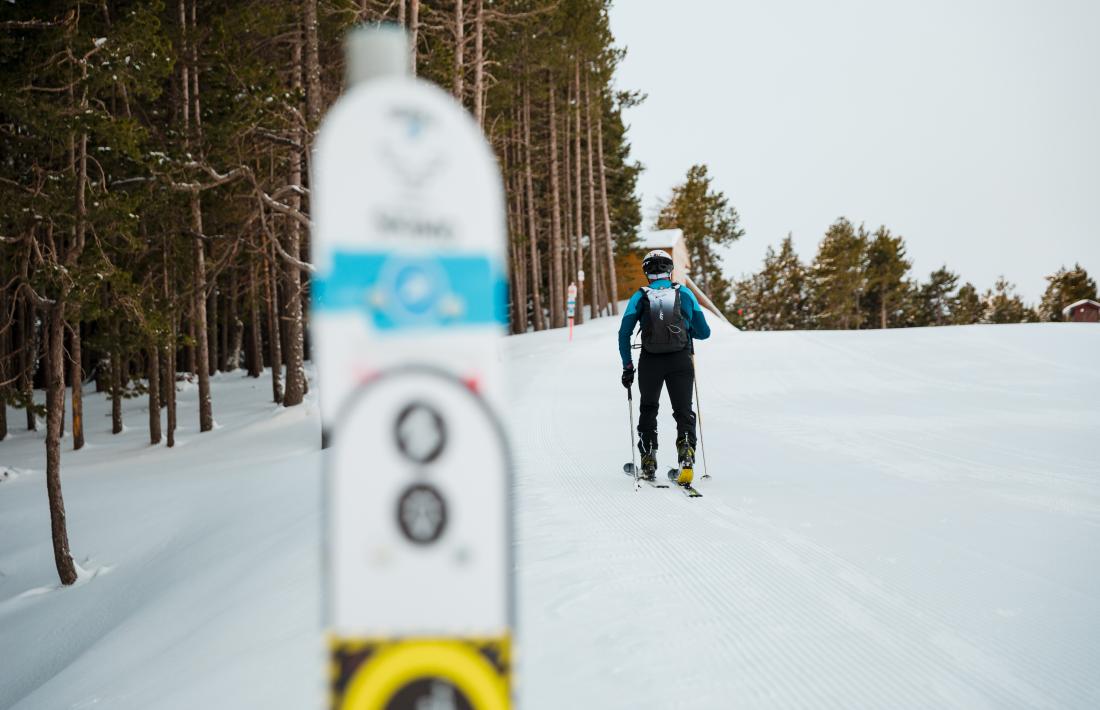 Un esquiador a les pistes de Vallnord-Pal Arinsal.