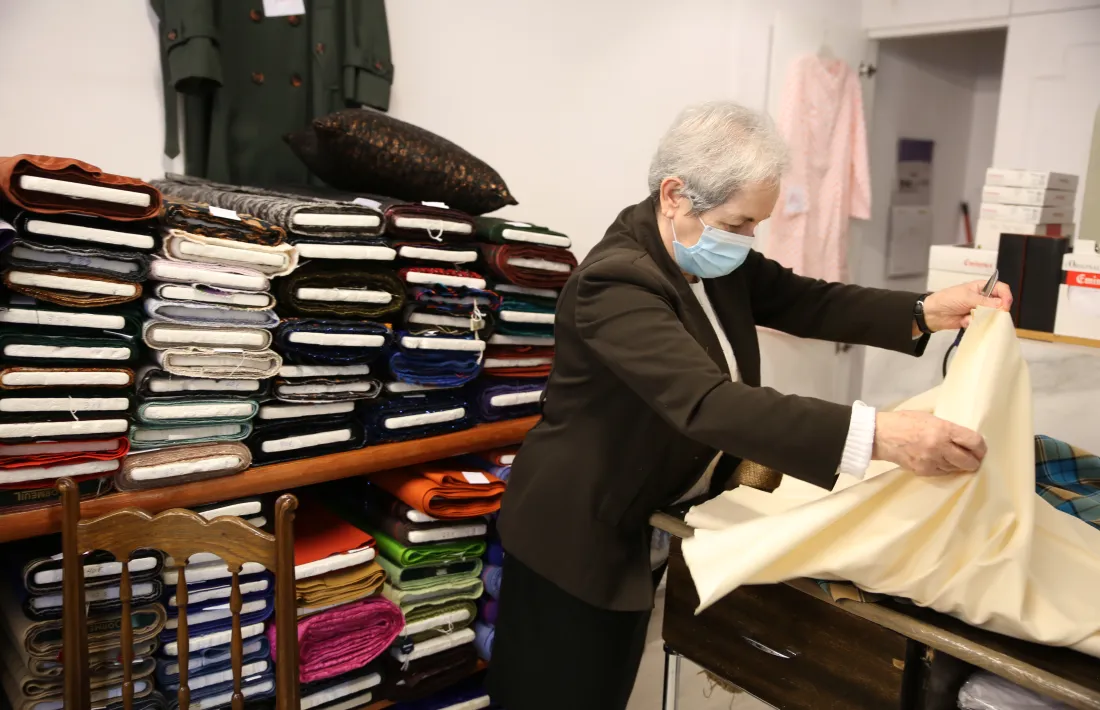 La Juanita, de Teixits Olympia, ha estat al peu del canó, plena d’”il·lusió” per tornar a l’activitat.