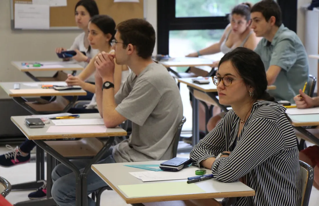 Estudiants d'ensenyament superior.