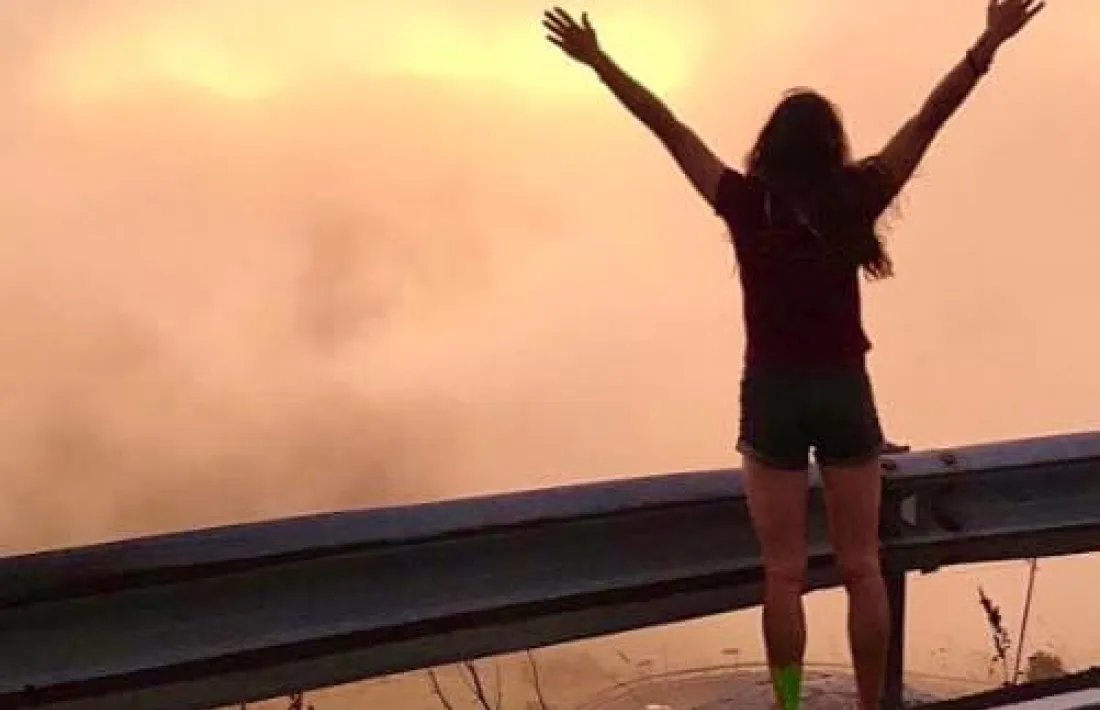 Cartelll identificatiu de l'associació. 