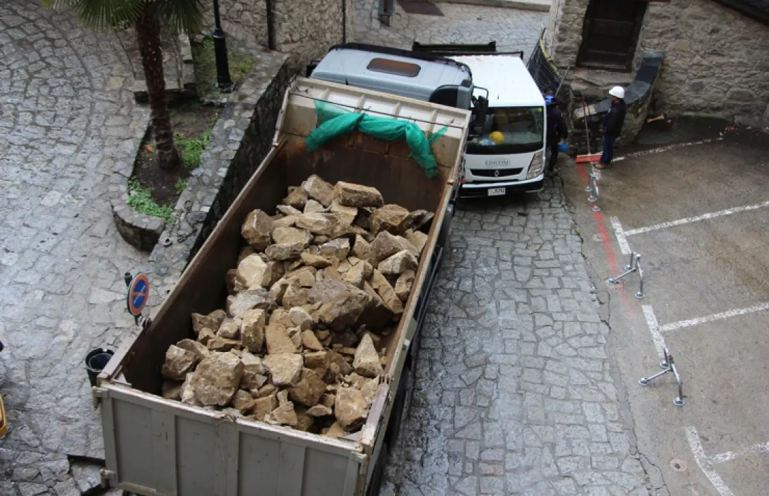 Treballs en una de les obres aturades el març passat.