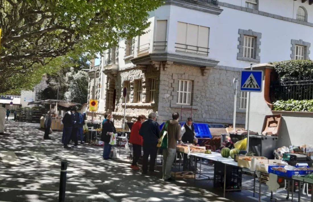 El mercat ha traslladat la ubicació al passeig  Joan Brudieu.