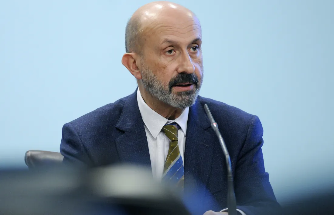 El ministre de Salut, Joan Martínez Benazet, en la compareixença d'ahir.