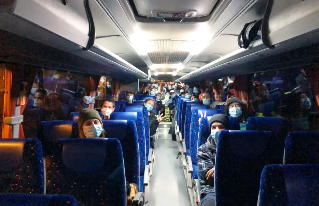 Els argentins en un dels busos que els va portar fins a França dijous passat.