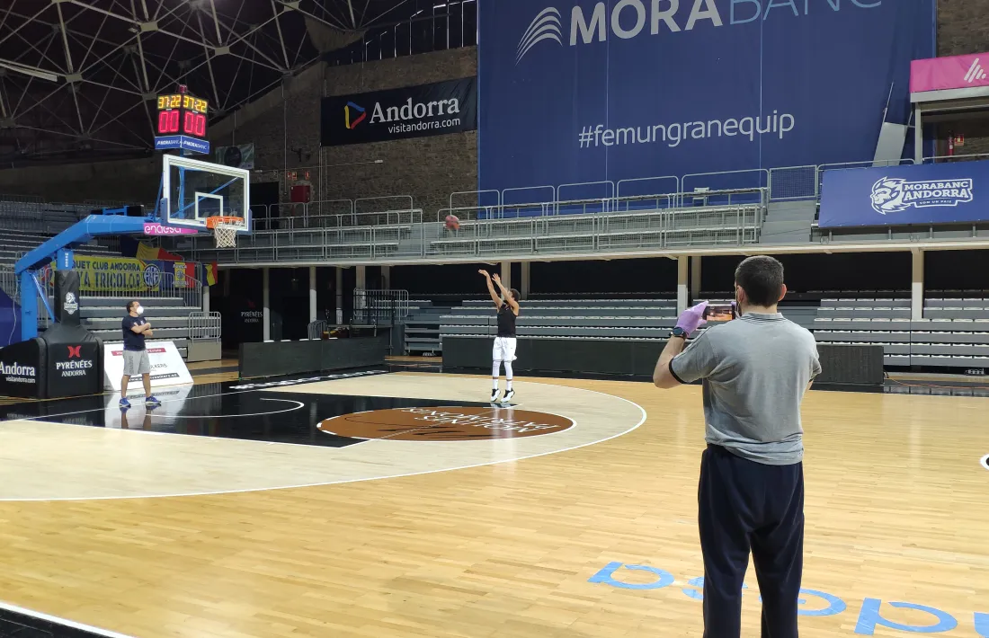 Clevin Hannah durant la seva estona d'entrenament.