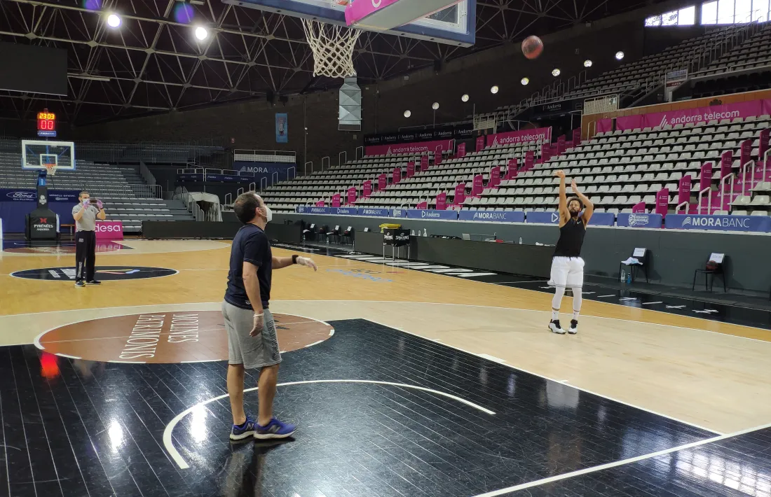 Un altre moment de l'entrenament de Clevin Hannah.