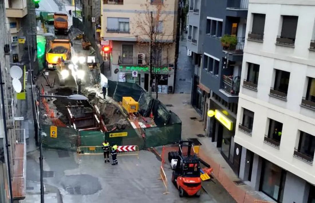 Imatge de les obres de remodelació realitzades al centre del poble.
