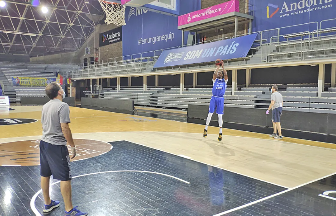  Moussa Diagne va tornar als entrenaments en bon estat després del confinament.