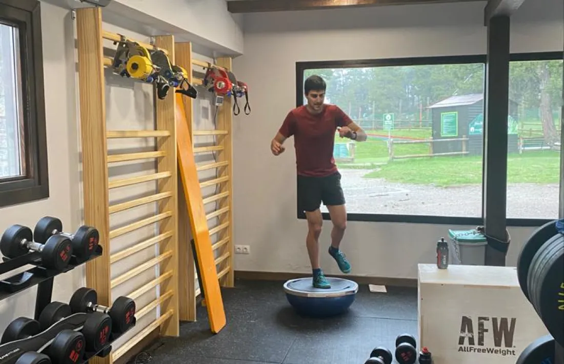 Irineu Esteve entrenant a les instal·lacions del REA.