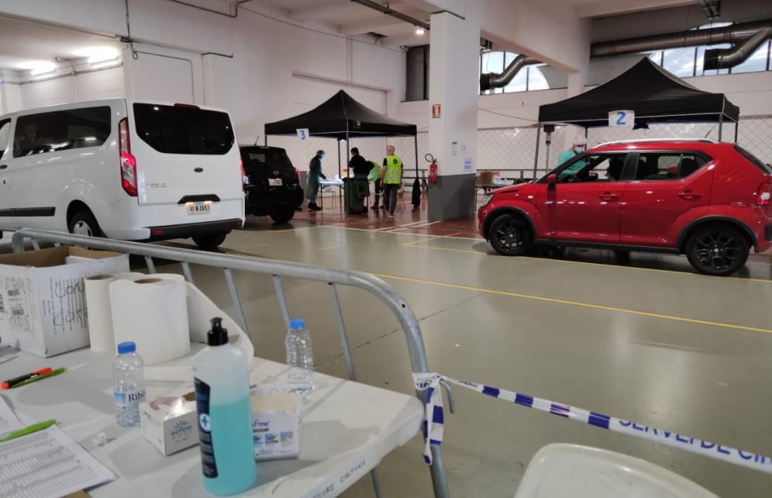 Els voluntaris que participen en el cribatge es van fer ahir el segon test als Stop Labs d’Escaldes-Engordany i d’Andorra la Vella.