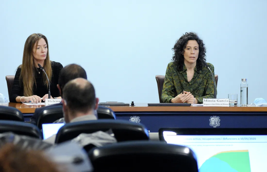 Helena Mas i Mireia Garcia, en la roda de premsa d'aquesta tarda.