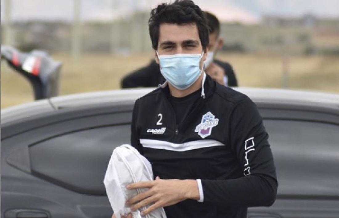 Joan Cervós, a l’arribada a l’entrenament a Colorado Springs i amb mascareta.