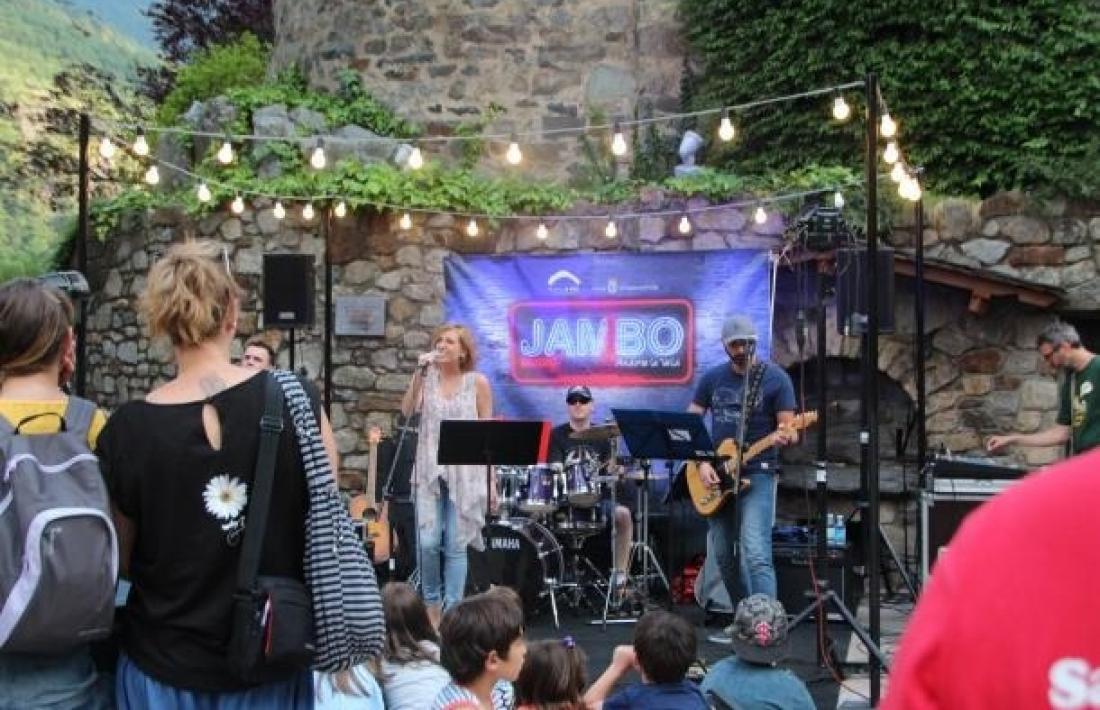 El sector cultural clama per no quedar enrere en la reactivació econòmica del país.