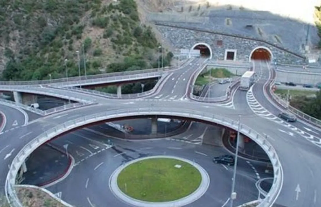 Vista de la rotonda del túnel de les Dos Valires.