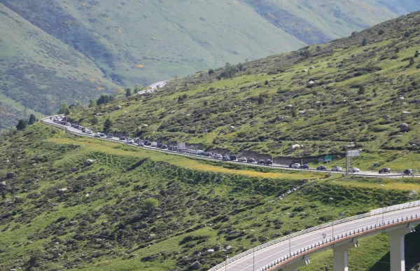 150759_cues_a_la_frontera