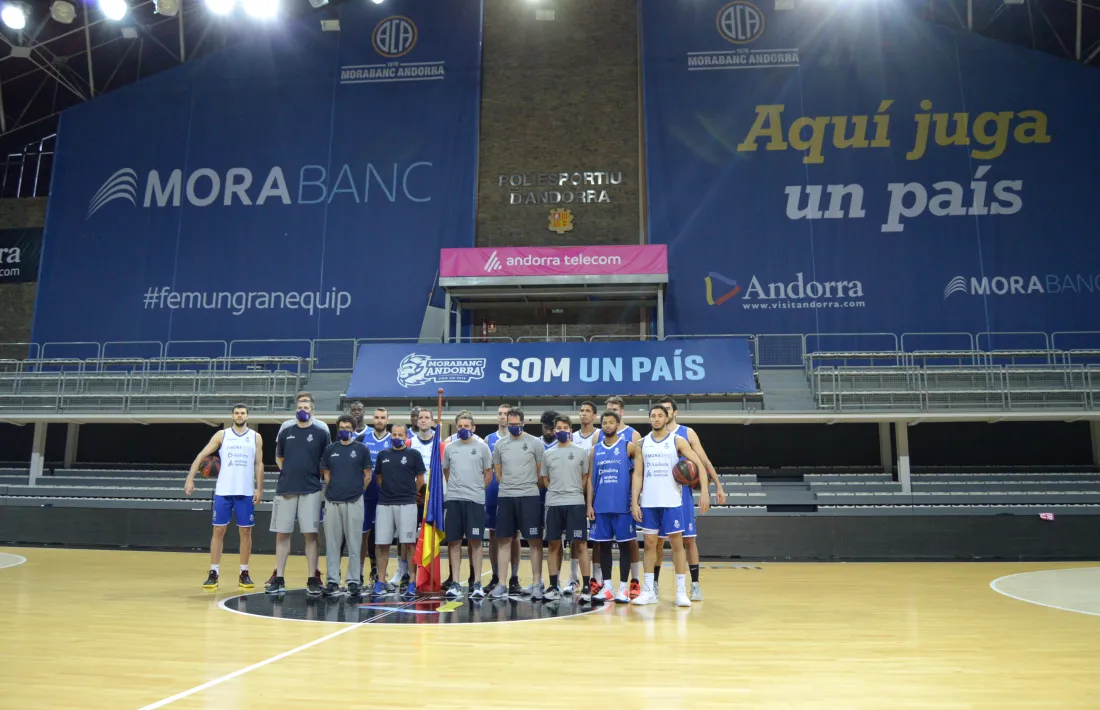 El BC MoraBanc realitza un minut de silenci per recordar les 51 víctimes del coronavirus