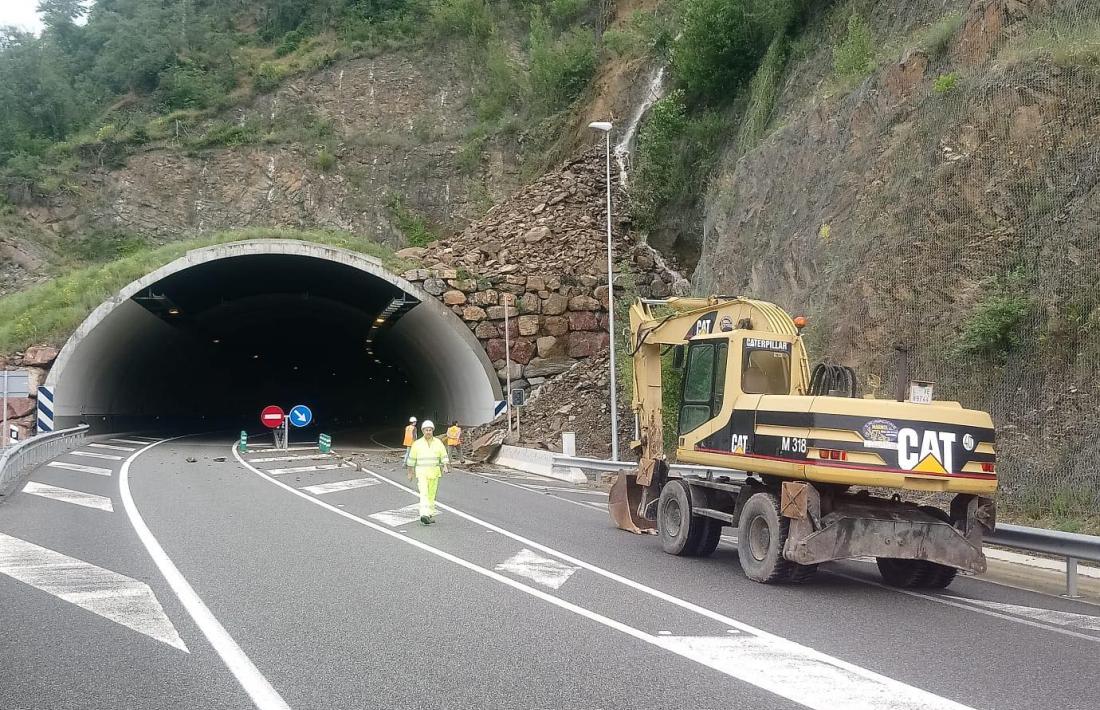 Imatge de l'entrada del túnel del Bordar, a la N-145