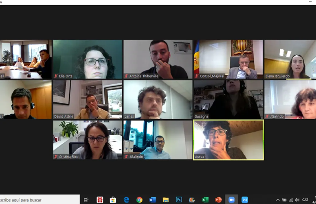 Un moment de la reunió de la comissió.