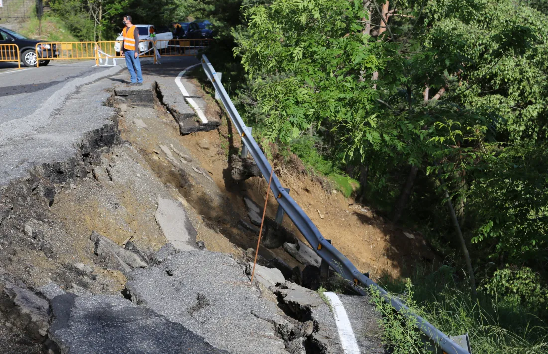 Imatge de l'esllavissada a la carretera d'Aixirivall.